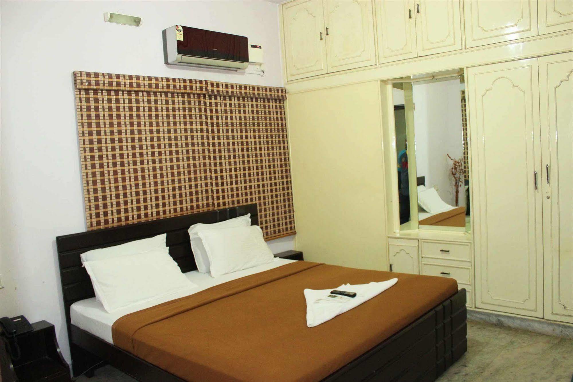 The New Casablanca Boutique Hotel Bangalore Exteriör bild